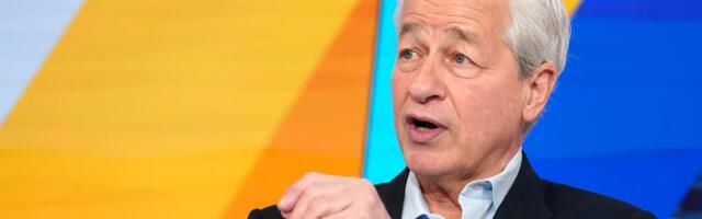 Jamie Dimon shared a key career lesson he's 'learned and relearned' — don't make big decisions on Fridays