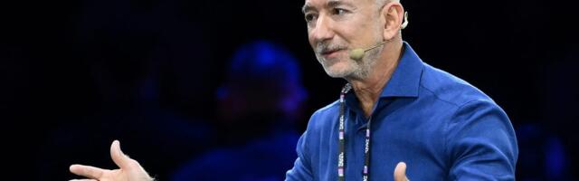 8 of the world's 10 richest people have seen their wealth drop this year as AI jitters grow