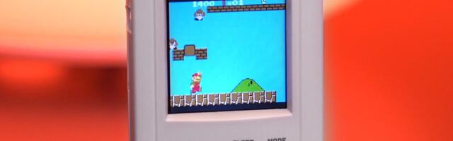 The upgraded VMU Pro turns the Dreamcast’s memory card into a handheld emulator