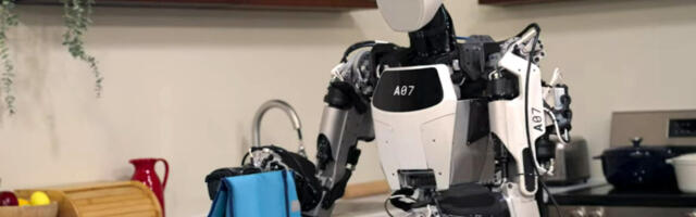 Google’s new robot AI can fold delicate origami, close zipper bags without damage
