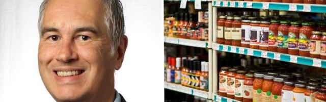 Kevin Hall sparked a cultural revolution against ultra-processed food, but he still eats it. Here's how he pumps up the nutritional value of jarred pasta sauce.