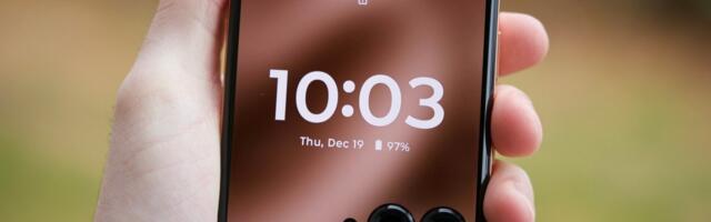 The new Motorola Razr Plus (2025) will come in a handsome wood edition, leak shows