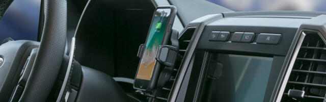 Deal: This car mount can charge your smartphone wirelessly, and it’s 60% off!