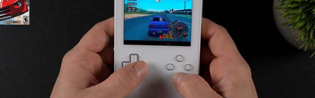 This Modern ‘Game Boy’ Can Play Dreamcast, GameCube, and PS2 Games