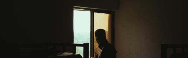 People born between 1945 and 1965 were raised in a culture where needing people was weakness, asking for help was failure, and independence was the highest virtue. Now they’re the most isolated generation in modern history and the very traits that made them survivors are the ones keeping them alone.