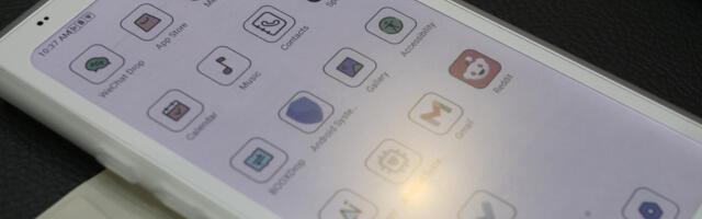 That compact Android e-reader that doubles as a phone is finally ready for prime time