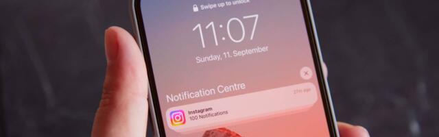 Researchers find that iPhone apps secretly collect user data through notifications