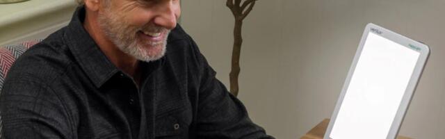 Shoppers Praise This LED Therapy Light At Costco: 'This Light Is Wonderful!'