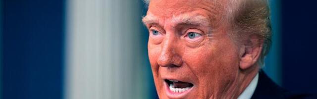 Stocks Plunge After Trump Declares Web Rumor on Tariffs ‘Fake News’