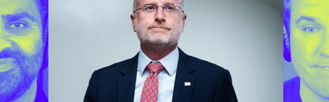 Brendan Carr is a dummy