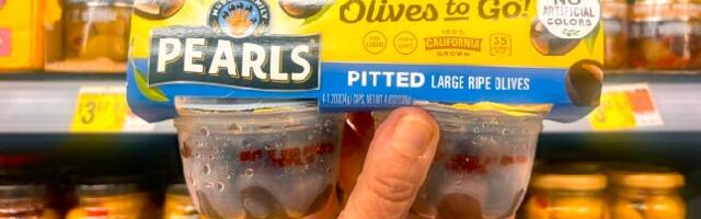 I'm a dietitian on the Mediterranean diet. Here are 8 groceries I'm buying at Walmart right now.