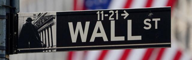 US software and private capital shares hit with fresh wave of selling