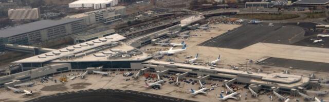 US plans to reduce flights at Newark Airport as air traffic control problems mount