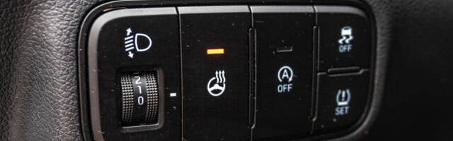 Most Heated Steering Wheels Have A Strange Quirk That Annoys Some Drivers