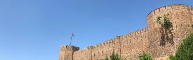 Sinha reviews Republic Day parade in Jammu