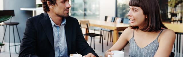 Psychology says if you bring up these 9 topics in a conversation, you have below-average social skills