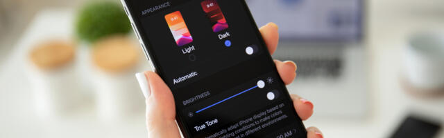 Want Your iPhone's Dark Mode To Be Even Darker? Try This