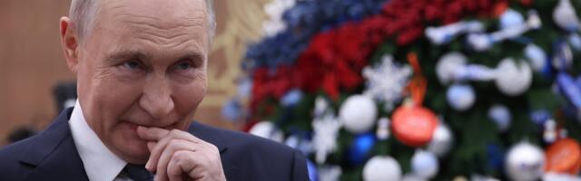 Russia is still exporting plenty of oil — but earning far less to fund its war on Ukraine