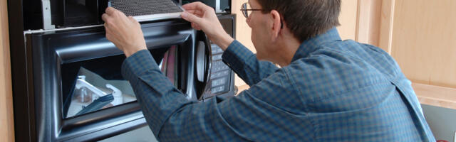 Did You Know Your Microwave Has A Filter? Here's How (And Why) You Should Clean It