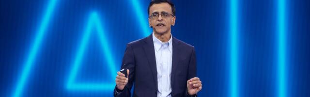 Snowflake's CEO says software giants risk becoming a 'dumb data pipe' to AI models