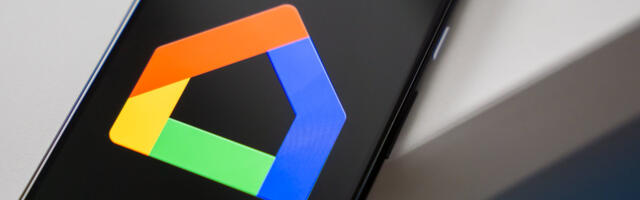 Google, the search company, remembers to add a search bar to one of its apps (APK teardown)