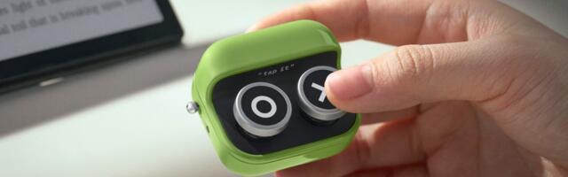 Boox’s new page-turning e-reader remote is a tiny two-button keyboard