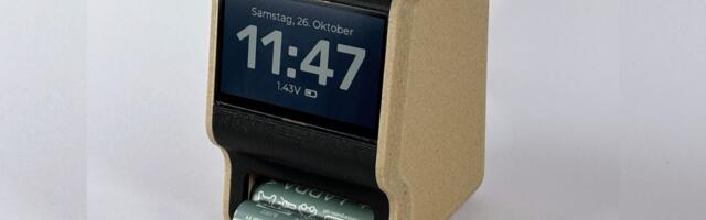 Handy Raspberry Pi battery charger doubles as attractive desk clock