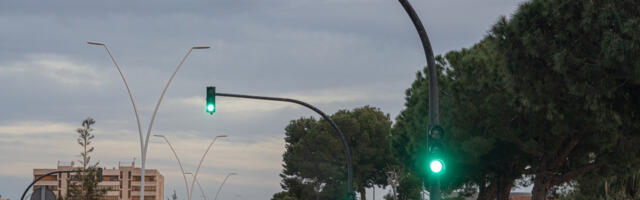 What Is The 'Green Wave' When It Comes To Traffic Lights?