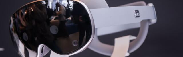 Samsung Galaxy XR vs Apple Vision Pro: Comparing specs and price Samsung Galaxy XR vs Apple Vision Pro: Comparing specs and price