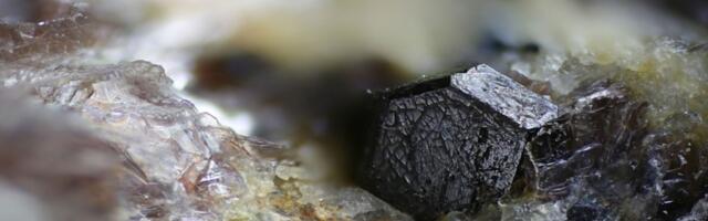 '1,000x faster internet': New Chinese crystal breakthrough could make the world's GPS obsolete overnight