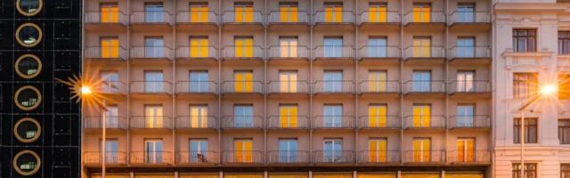 Same Place, New Name. IHG, Marriott, and Hyatt Eye Conversions for Midscale Growth