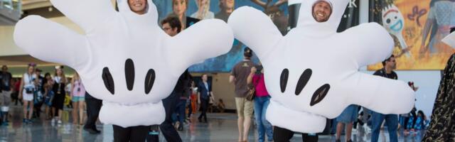 Disneyland union files charges over Mickey Mouse raised fist buttons