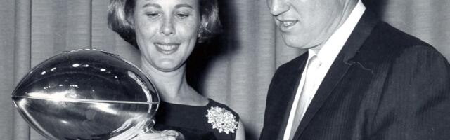 Carol Davis kept low profile in Oakland Raiders’ storied success. But she saw it all. Carol Davis kept low profile in Oakland Raiders’ storied success. But she saw it all.