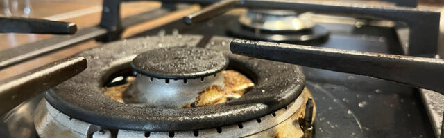 Why You Need To Clean The Grease & Grime Off Of Your Kitchen Appliances (And How To Do It)