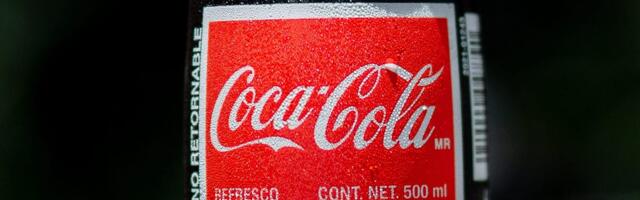 Coca-Cola plans to sell a US cane sugar version of its flagship soda this fall after pressure from Trump