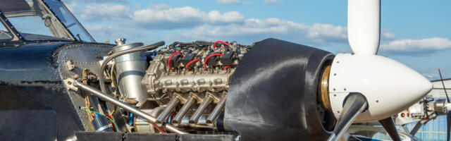 Why Piston-Engine Aircraft Use 2 Spark Plugs Per Cylinder