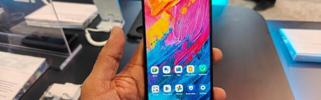 This $200 phone has the solution to all of our smartphone battery life problems
