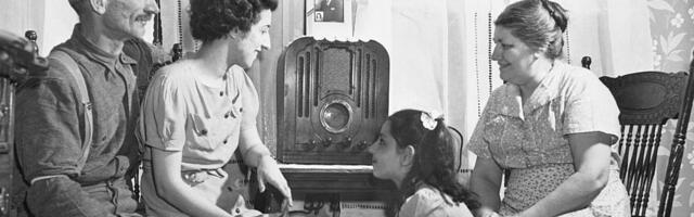 Build a Radio Wave Detector With Balls of Aluminum Foil!