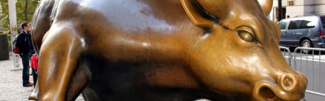 Nasdaq Futures Chalk Out Golden Cross Near Record High, Offering Bullish Cues to Bitcoin