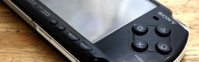 Modder successfully runs Counter-Strike clone at 60 FPS on the original Sony PSP — created his own Rust-based 3D engine to power 480 x 272 gameplay, also works on PS Vita