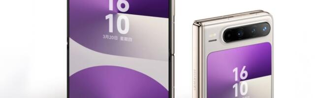 Huawei’s new flip phone is weirdly wide