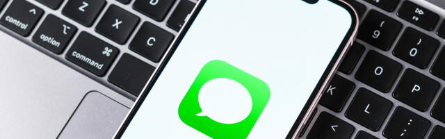 Here's Why A Contact Name Turns Red On iMessage