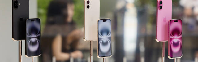 President Trump threatens 25% tariff on iPhones, 50% on the entire EU
