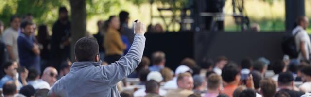 A protester tried to interrupt Apple exec Craig Federighi at WWDC