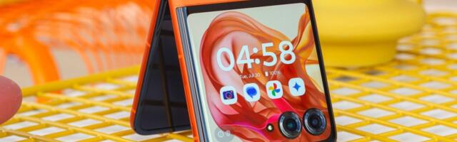 Motorola Razr 50 in for review