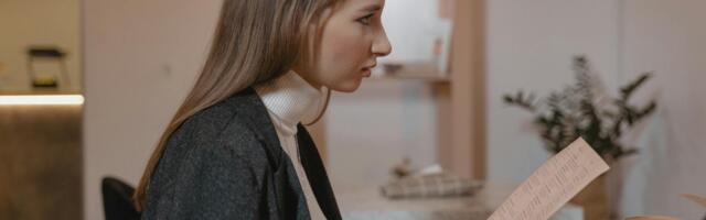 People who grew up calculating whether they could afford both the drink and the entrée before anyone else sat down don’t stop doing that math when they earn six figures. The arithmetic isn’t financial anymore. It’s a loyalty ritual to a younger version of themselves who promised never to be caught without an exit.