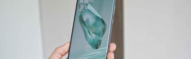 OnePlus 12 leaks in hands-on images, display specs detailed