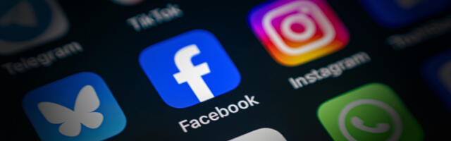 Facebook and Instagram appear to down