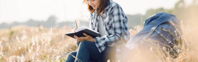 Psychology says people who don’t fear being alone often develop these 8 forms of confidence