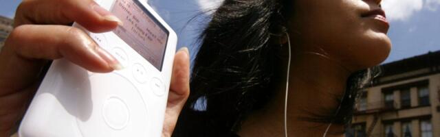 Dear Tim Cook: Please bring back the iPod.
